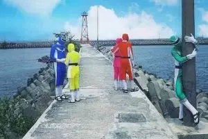 Sabar banget, 11 potret kocak jomblo jadi 'obat nyamuk' pas temen lagi kencan ini bikin senyum getir