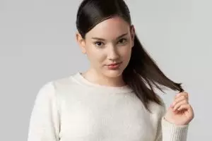 Gak perlu castor oil, ini trik atasi rambut tipis dan beruban pakai 1 bumbu dapur, lebat dan berkilau