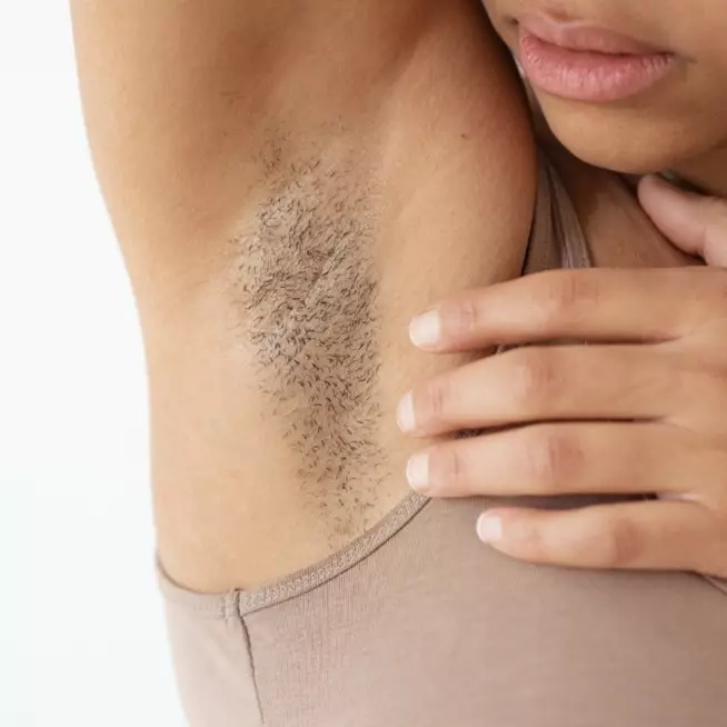 Ketiak hitam dan bau? Ini trik cerahkannya pakai 1 jenis minyak, nggak perlu bleaching hasilnya gokil