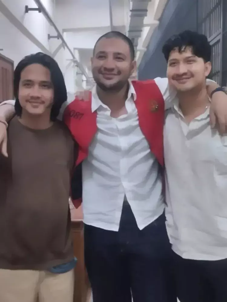Foto Ammar Zoni bersama Aditya Zoni dan Panji Zoni © 2025 brilio.net