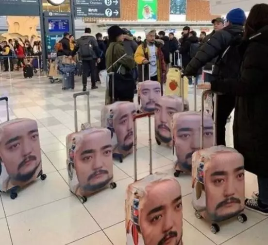 momen orang pakai tas © berbagai sumber momen orang pakai tas © berbagai sumber