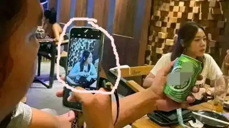 Jenius tapi kocak, 11 potret akal-akalan bapak-bapak saat di tempat umum ini bikin geleng kepala