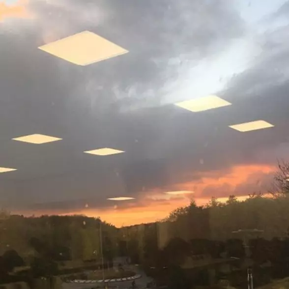 Dunia ini simulasi, 11 potret "glitch" ini persis film the matrix, bikin merinding dan bingung banget