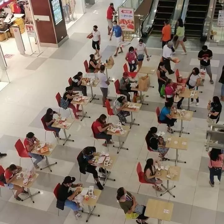 benda disusun rapi acungkan jempol © berbagai sumber