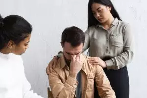 100 Kata-kata pura-pura bahagia, senyum di depan orang tapi hancur di dalam