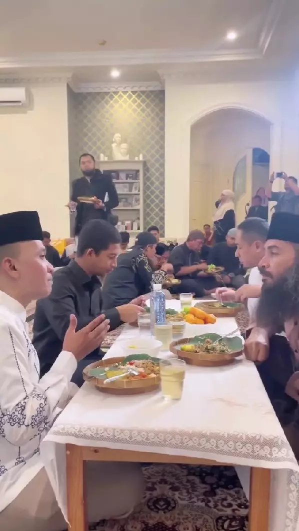 Ruben Onsu rutin gelar kajian di rumah © Instagram