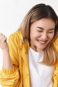 Dalam kesunyian, kata-kata bahagia bersamamu berubah menjadi percakapan sunyi dengan diri sendiri.