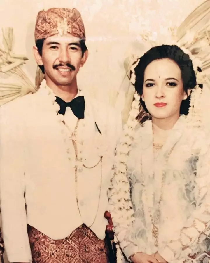 potret lawas pernikahan orang tua seleb © berbagai sumber