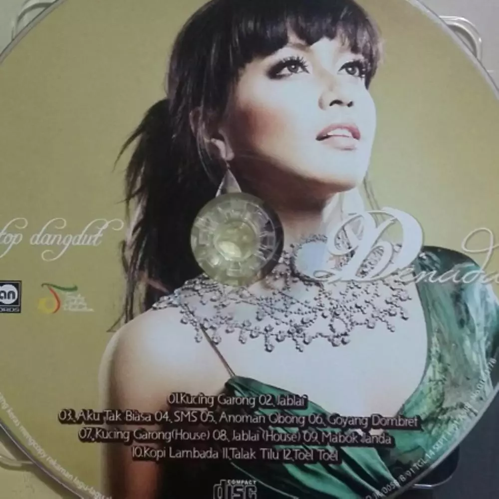 potret lawas cantiknya Denada © Instagram