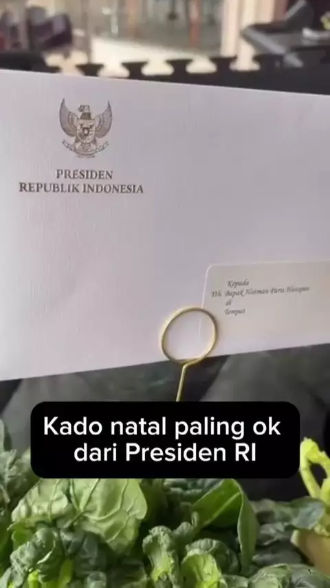 Hadiah natal Prabowo untuk Hotman Paris © 2025 Instagram