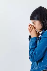 Bagi diri sendiri yang sedang dilanda sedih dan kelelahan batin, kata-kata penyemangat dapat berperan sebagai pelukan hangat yang tak terlihat.