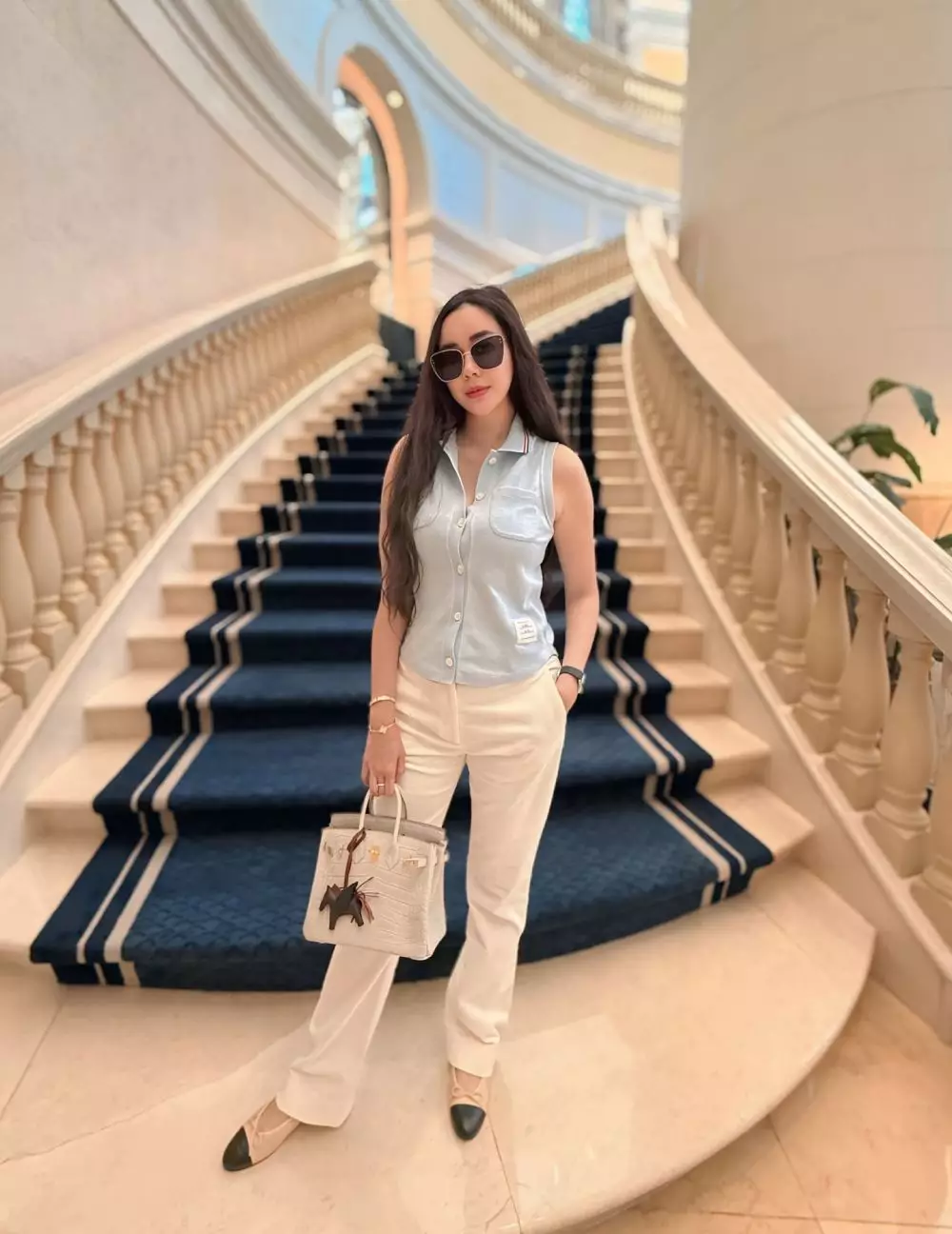 tanggapan pihak Aura Kasih bakal dipanggil KPK © Instagram