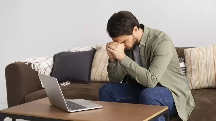 100 Kata-kata sedih capek dengan keadaan, bantu lepaskan emosi