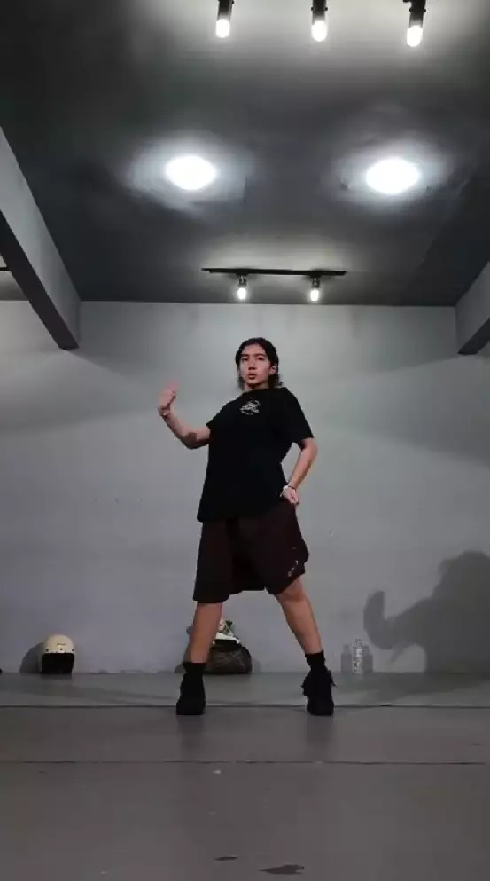 Leticia Joseph latihan catwalk © Instagram