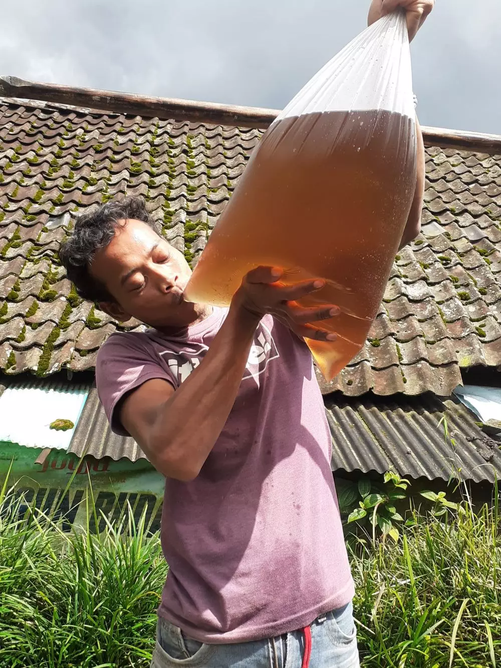 minuman di wadah plastik © berbagai sumber
