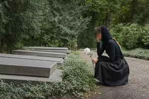 100 Kata-kata sedih ditinggal meninggal dunia, penuh kenangan