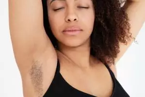 Tanpa beli tawas, rahasia cerahkan ketiak hitam dan hilangkan bau busuk cuma pakai air bekas beras