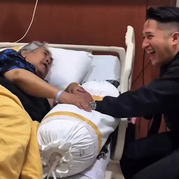 Jaja Miharja kembali masuk rumah sakit karena komplikasi, intip 9 potretnya saat ditengok Irfan Hakim