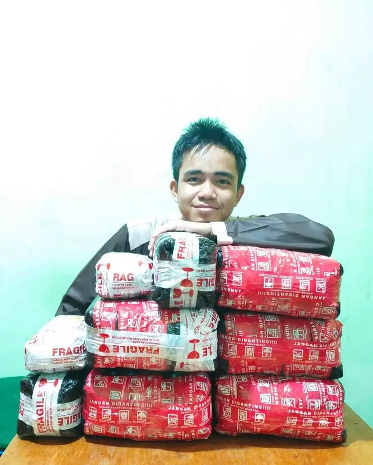 Kisah pria mundur CPNS untuk bangun bisnis © 2025 Instagram