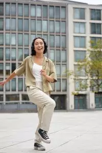 Setiap langkah kecil yang kamu ambil hari ini, sekecil apa pun itu, sebenarnya adalah investasi besar untuk masa depan yang lebih tenang.