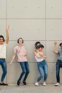 Menulis resolusi yang terlalu panjang terkadang terasa melelahkan, sementara hanya menulis