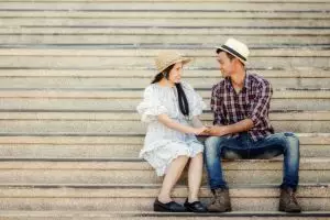 100 Kata-kata cinta penuh kesetiaan tanpa posesif, dewasa dan saling percaya