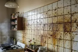 5 Cara menghilangkan kerak minyak di dinding dapur dengan bahan rumahan