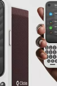 Aura BlackBerry klasik terasa kuat, tapi dibungkus dengan sentuhan yang jauh lebih modern.