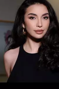 Manohara menekankan bahwa saat peristiwa itu terjadi, dirinya masih di bawah umur (15 tahun), sementara pihak pria telah berusia 30-an.