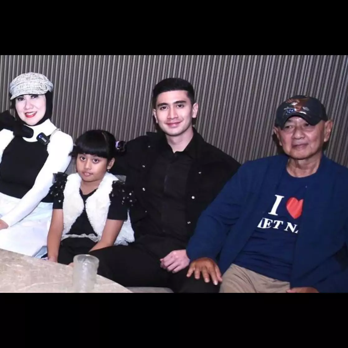 Venna Melinda berduka, sang ayah Jimmy Rekartono berpulang ke pangkuan Sang Pencipta