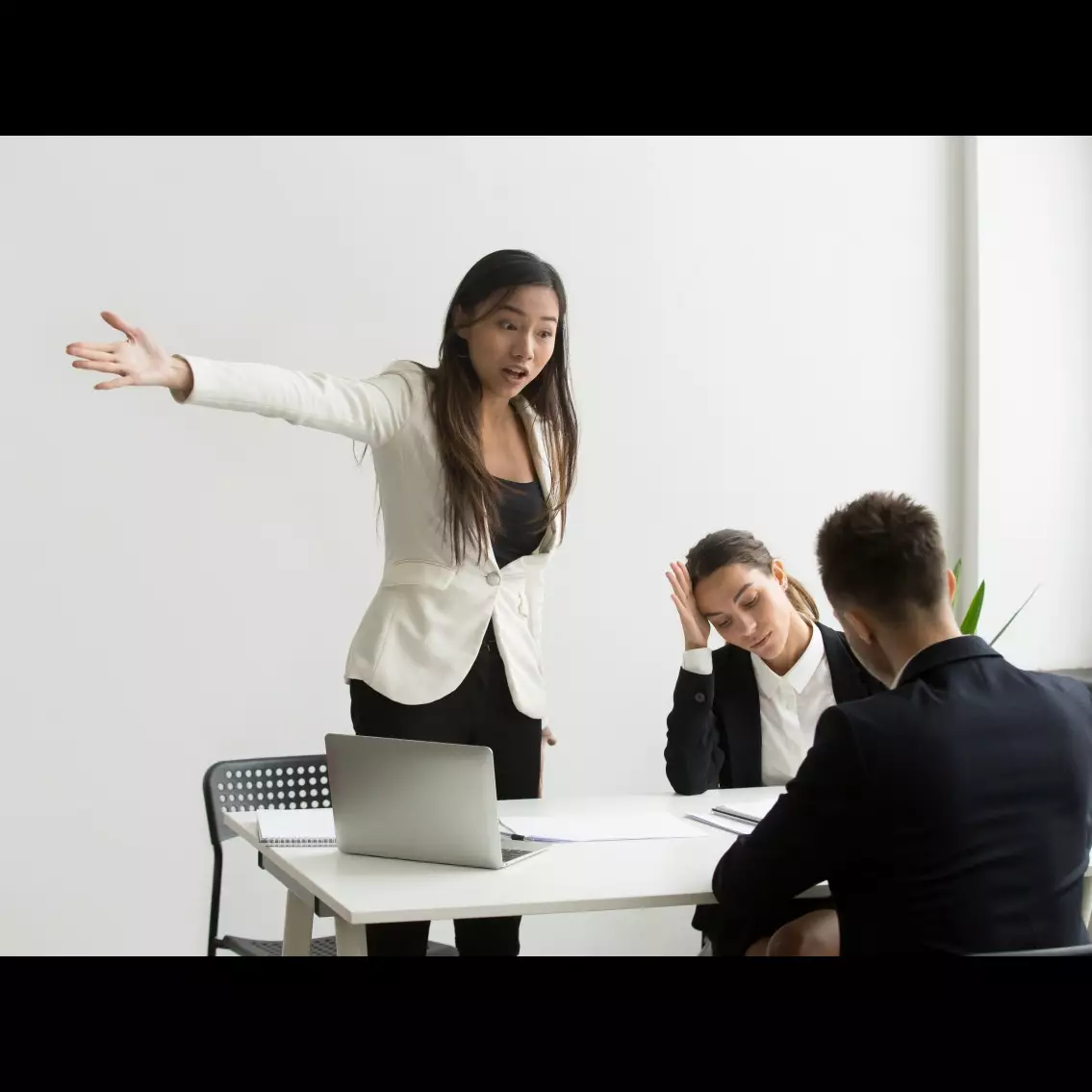 30 Kata-kata motivasi kerja pagi, cara tetap tenang saat atasan marah dan deadline berantakan