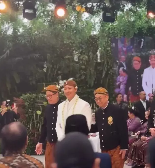 Pernikahan Darma Mangkuluhur berbagai sumber