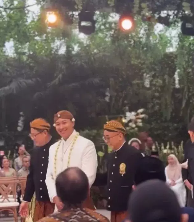 Pernikahan Darma Mangkuluhur berbagai sumber