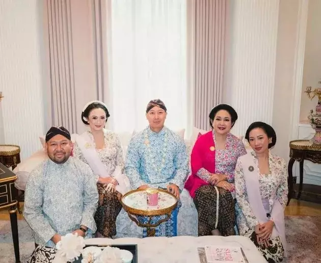 Tata Cahyani Mantu berbagai sumber