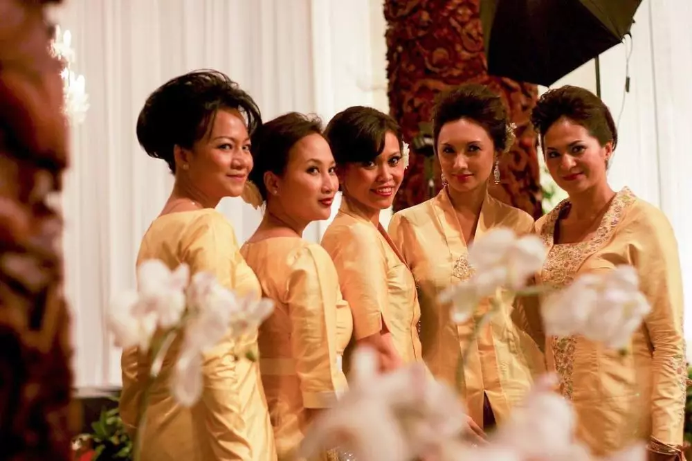 Potret Tata Cahyani Awet Muda foto: Instagram/@tatacahyani