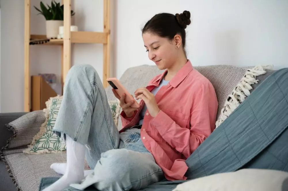 kata bijak menjaga privasi freepik.com