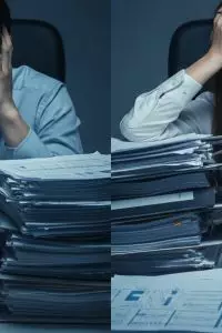 Kondisi ini sering kali memicu rasa kesal yang luar biasa, apalagi jika melihat unggahan media sosial mereka yang sedang bersenang-senang