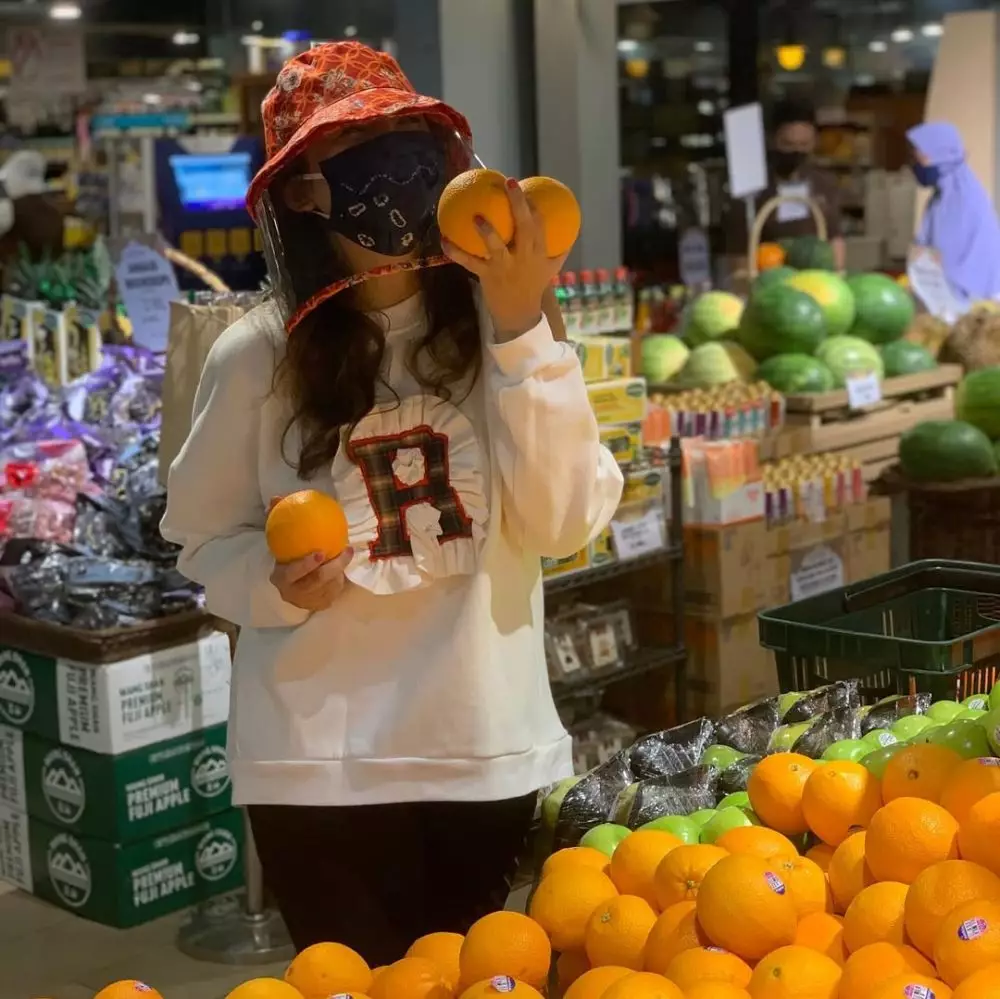 Rahasia Awet Muda Tata Cahyani Instagram @tatacahyani