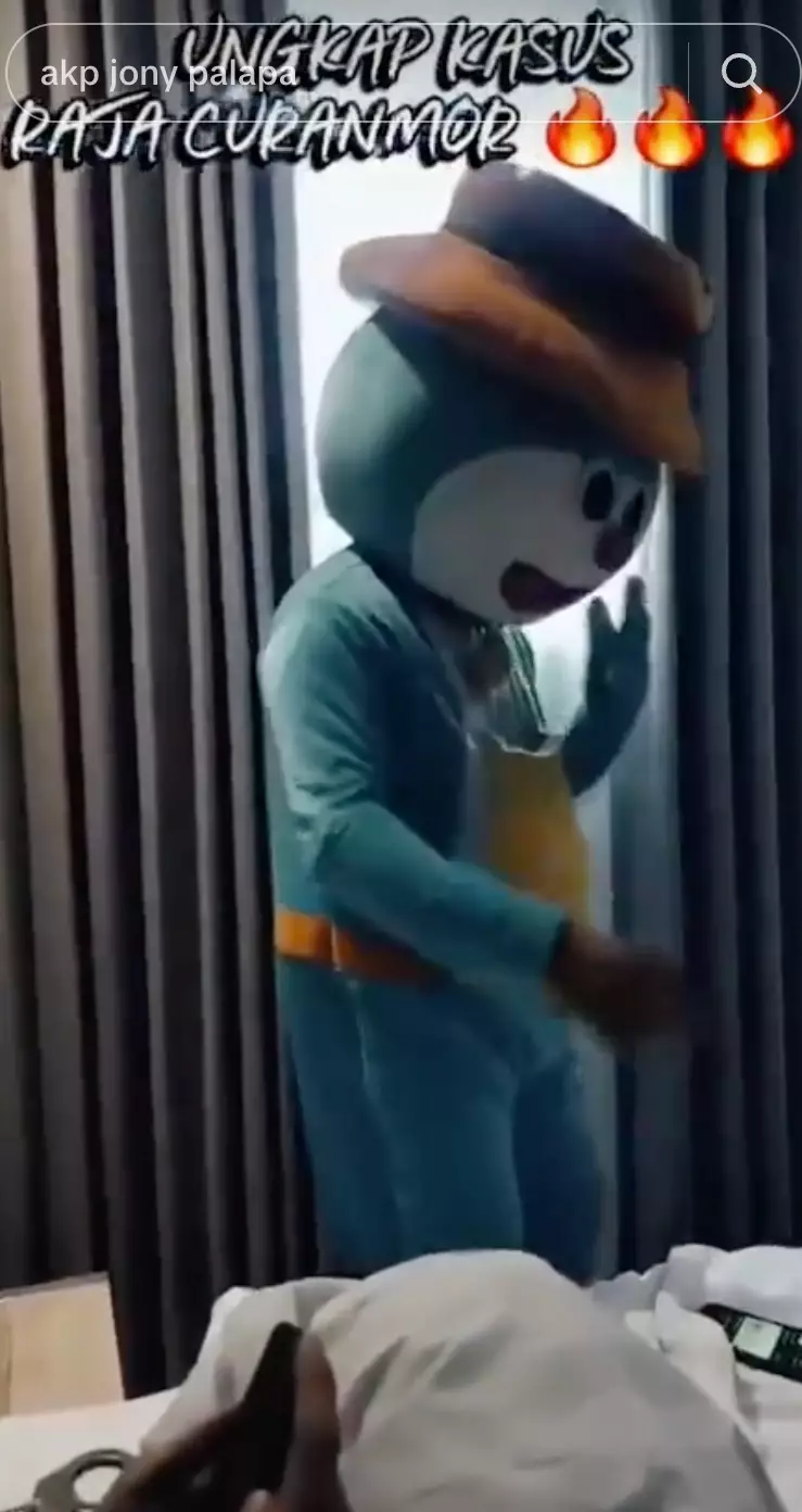 polisi nyamar doraemon spiderman TikTok @pemburubanditt polisi nyamar doraemon spiderman TikTok @pemburubanditt