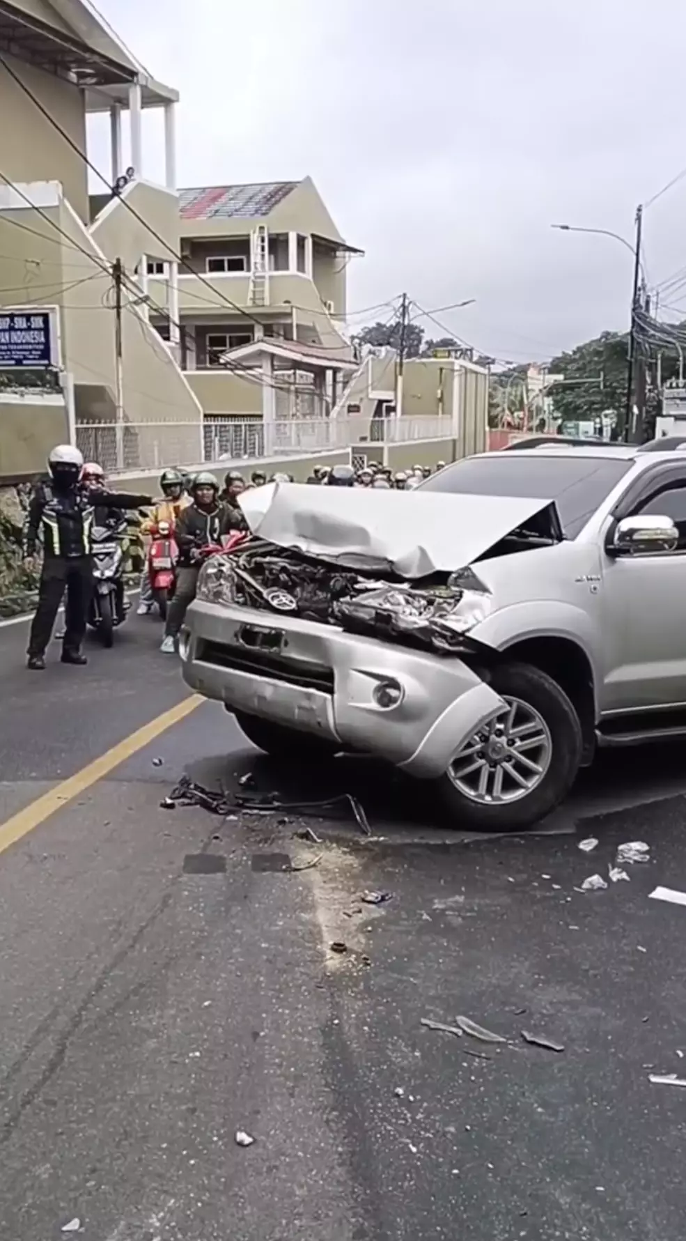 Fortuner Istri Polisi  Penyok TikTok/cfddepok