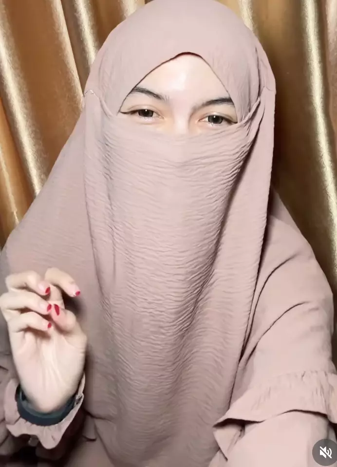 Insanul Fahmi Inara Rusli Wardatina Mawa berbagai sumber Insanul Fahmi Inara Rusli Wardatina Mawa berbagai sumber