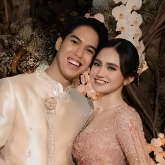 30 Kata-kata romantis pengingat bahwa kamu layak dicintai tanpa syarat