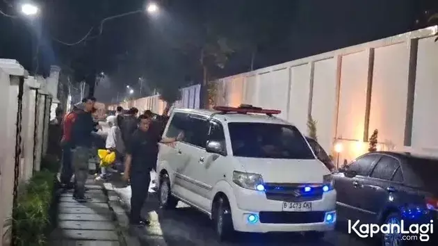 Lula Lahfah meninggal dunia berbagai sumber