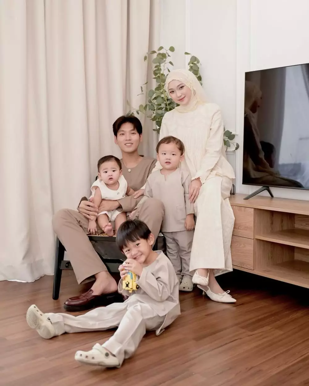 Julia Prastini curhat Bigmo berbagai sumber Julia Prastini curhat Bigmo berbagai sumber