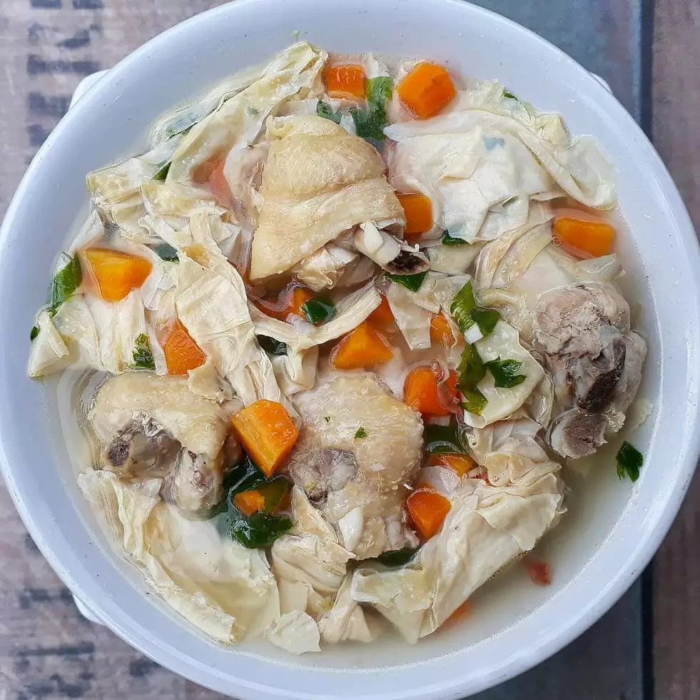 Resep sup sayap ayam kembang tahu untuk pulihkan energi setelah berpuasa