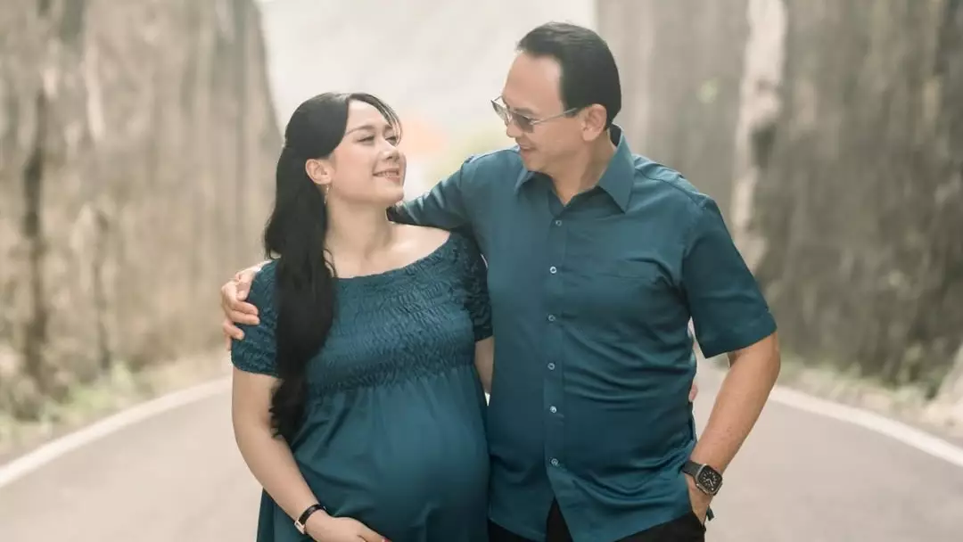 Ahok dan Puput Nastiti Devi anniversary ke-7, ucapan romantisnya bikin orang baper