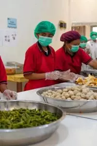 Hal ini dilakukan agar program tetap tepat sasaran tanpa mengganggu kekhusyukan ibadah puasa siswa di sekolah.