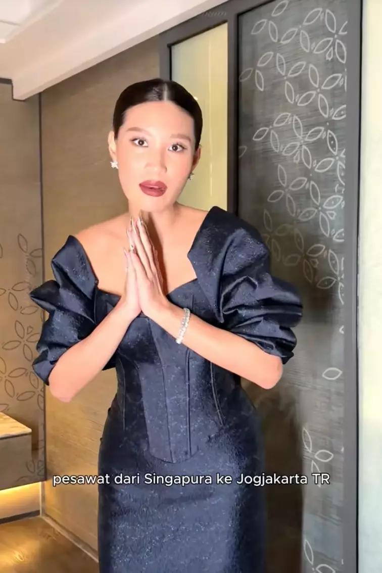 Patricia Gouw bikin pesawat delay TikTok/@patriciagouw Patricia Gouw bikin pesawat delay TikTok/@patriciagouw