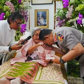 Meriyati Hoegeng meninggal dunia di usia 100 Tahun, simbol kesederhanaan pendamping jenderal jujur