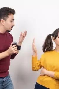 Mengakhiri sebuah hubungan, apalagi pernikahan yang sudah tercatat secara hukum, membutuhkan keberanian yang tidak sedikit.